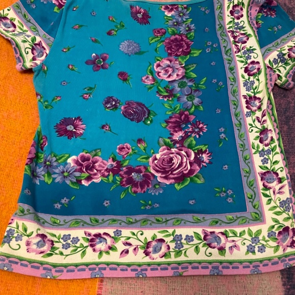 PRICE DROP! Chaudry Soft V-Neck Floral Embellished  Top  - Women's Large - Picture 10 of 12